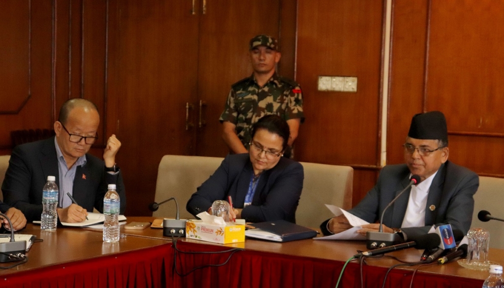 सय दिनमा भौतिक मन्त्रालयले लिएका १० मध्ये ८ लक्ष्य पूरा: देवेन्द्र दाहाल