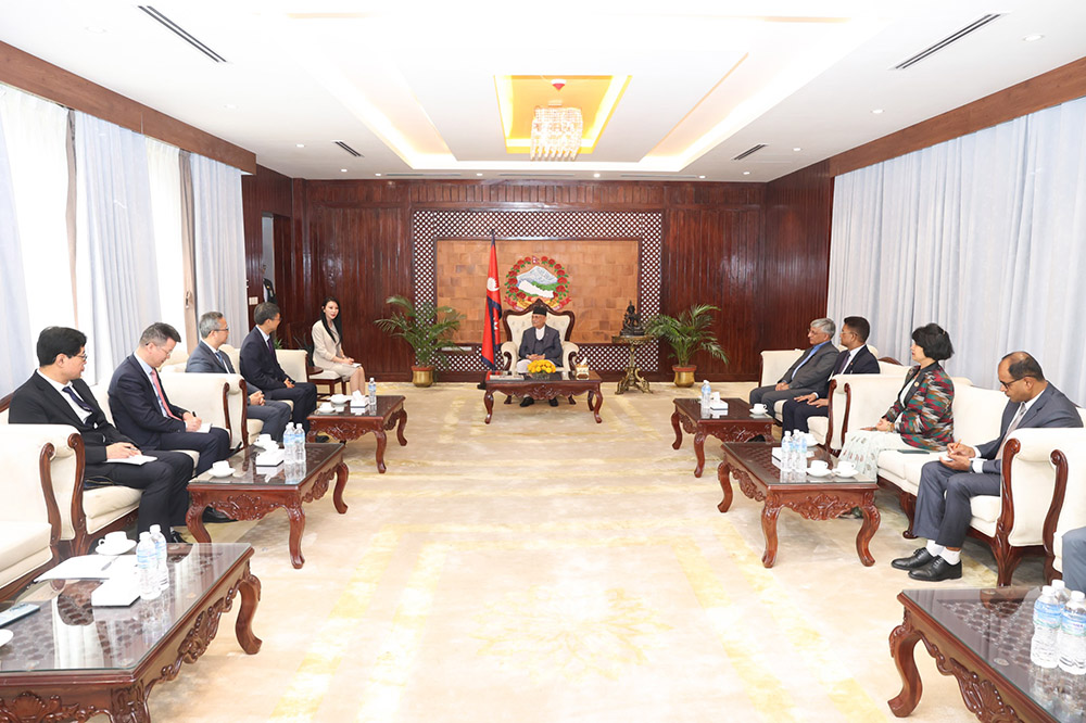 प्रधानमन्त्री ओली र चिनियाँ नेता छेन् गाङ्ग बीच भेटवार्ता