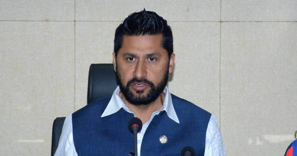 पक्राउ पुर्जी जारी भएपछि रविले भने, ‘सरकार मर्‍यो, हामीलाई जुठो पर्‍यो