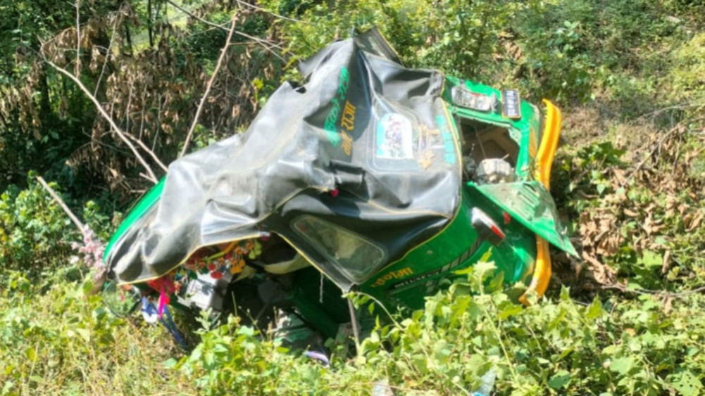 बैतडीमा अटो दुर्घटना हुँदा गर्भवतीसहित ४ जना घाइते