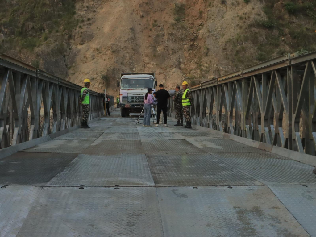 बाढीले बगाएको खुर्कोट–रामेछाप जोड्ने बेलिब्रिज बन्यो