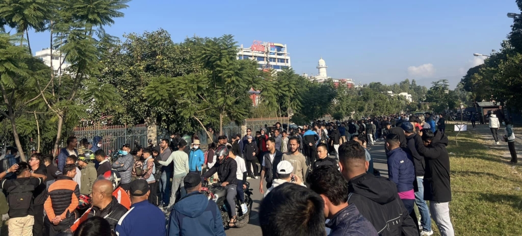 साफ महिला च्याम्पियनसिप : टिकट काट्न बिहानैदेखि लामो लाम