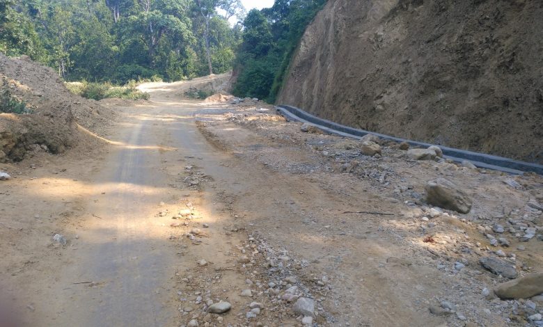 हेटौँडा–चित्लाङ–चन्द्रागिरि–काठमाडौं र हेटौँडा–पालुङ–नौबिसे सडकमा गुड्नथाले गाडी