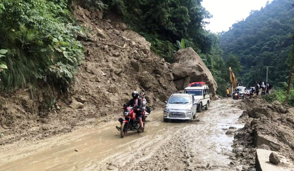 कुलेखानी–फाखेल र सिस्नेरी–दक्षिणकाली सडक तीन दिन बन्द