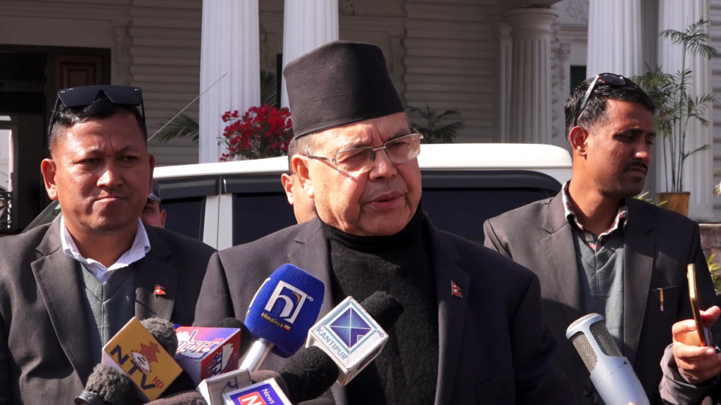 बीआरआई अन्तर्गत ऋण लिनै नहुने काँग्रेसको अडान आपत्तिजनक छः झलनाथ खनाल