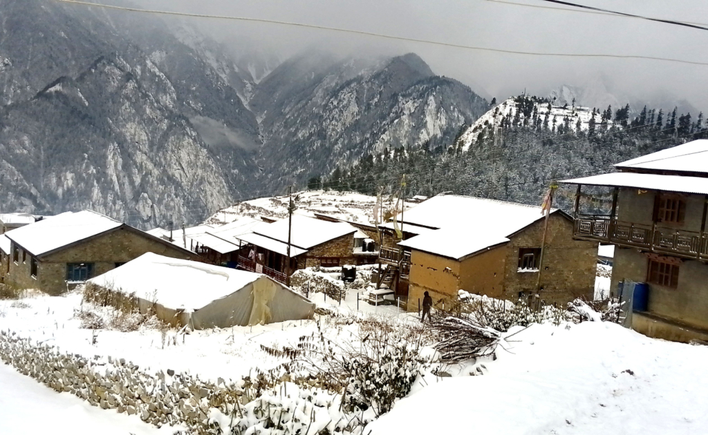 पहाडी र हिमाली भूभागमा वर्षा र हिमपात, तराईमा हुस्सु