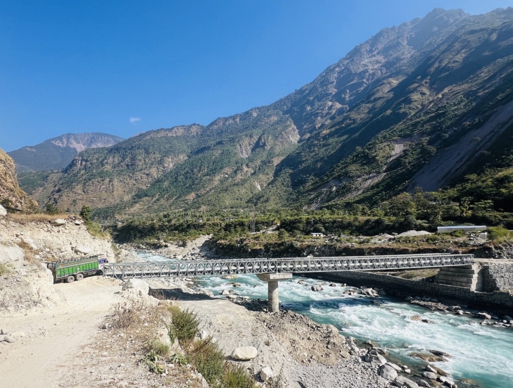 कर्णाली समृद्धिको आधार बन्दै सडक, स्याउ र जडीबुटीले पाउन थाल्यो बजार