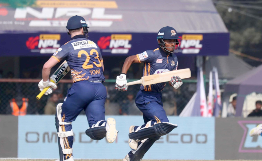 पोखरा एभेन्जर्सविरुद्ध लुम्बिनी लायन्सका कप्तान पौडेलको अर्धशतक पुरा