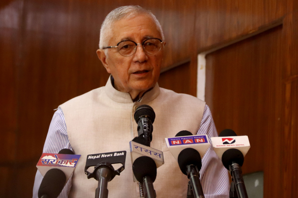 दिनेश त्रिपाठीमाथि कुटपिट गर्नेलाई कारबाही हुनुपर्छ : शेखर कोइराला