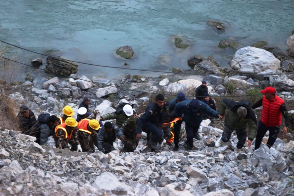 सुक्खा पहिरो खसेपछि चार दिनदेखि महाकाली लोकमार्ग अवरुद्ध
