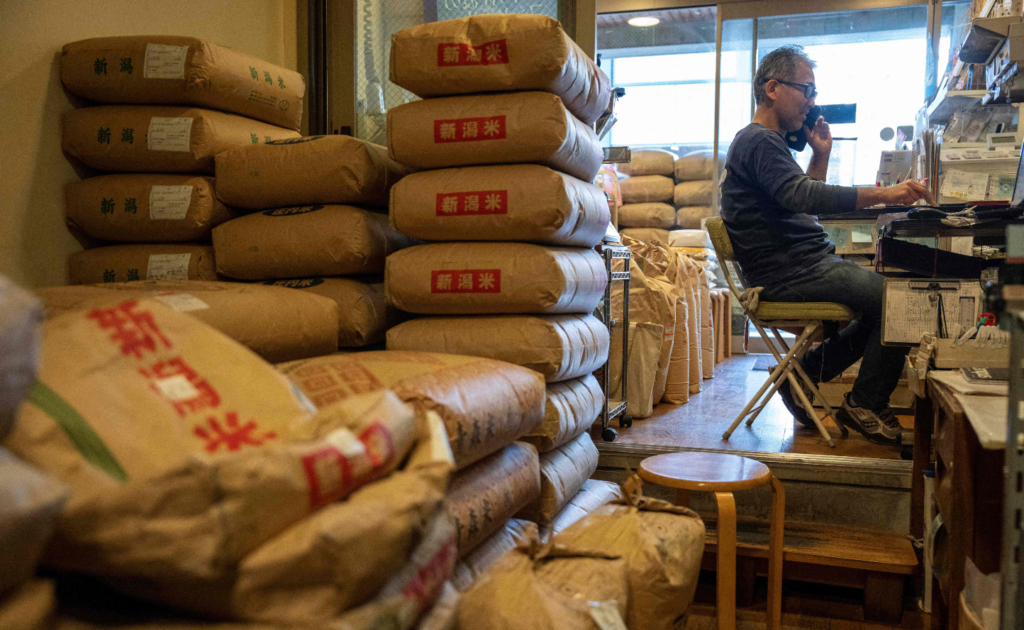 जापानले मूल्यवृद्धिका कारण आपत्कालीन चामल भण्डार जारी गर्ने