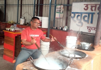 खुवा बेचेर महिनामा एक लाख कमाउँछन् उत्तम