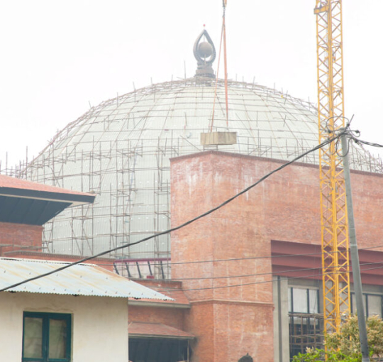 नवनिर्वाचित सांसद तयार, सिंहदरबारको संसद् भवन निर्माणकै पर्खाइमा