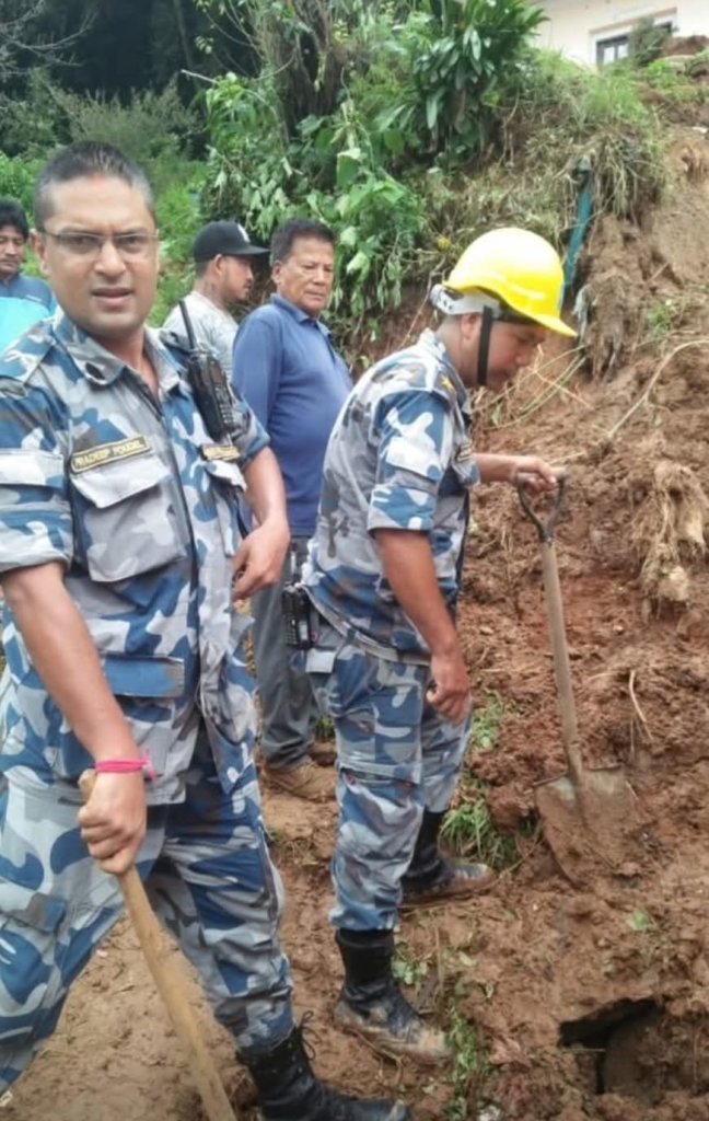 प्रहरीको कार्यालय भित्रै हातपात गरिएका डिएसपी प्रदिप पौडेल को हुन त !