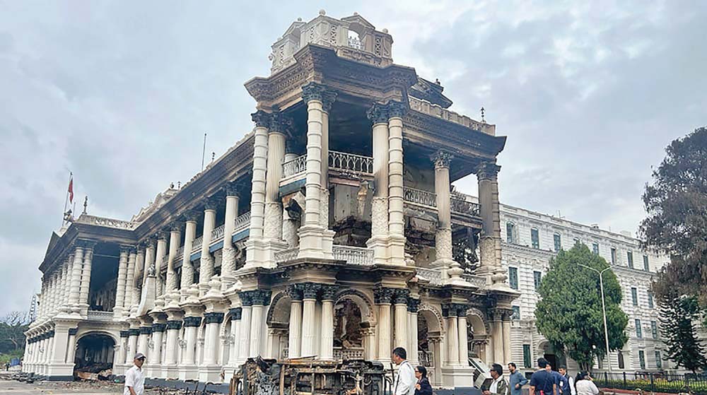 भूकम्पभन्दा बढी क्षति आगजनीबाट, सिंहदरबार पुनर्निर्माण कठिन