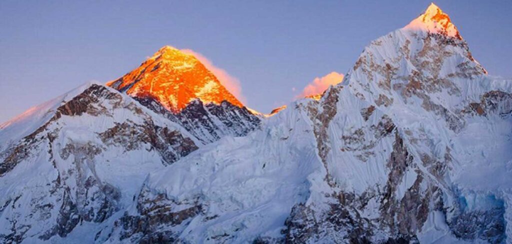 सगरमाथा दिवसः विश्वसामु नेपालको गौरव र हिमाली पर्यटनको