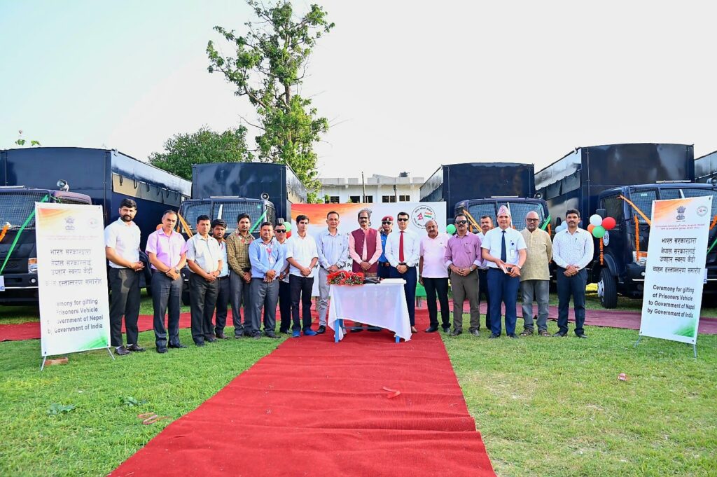 भारतद्वारा नेपाललाई कैदी बोक्ने १० ट्रक हस्तान्तरण