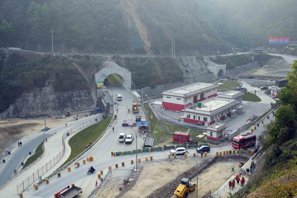 नागढुङ्गा सुरुङमार्गमा साउनदेखि सञ्चालनको तयारी