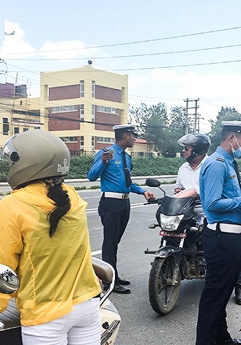 ट्राफिक कारबाहीमा एकैदिन २१ लाख १० हजार राजस्व सङ्कलन